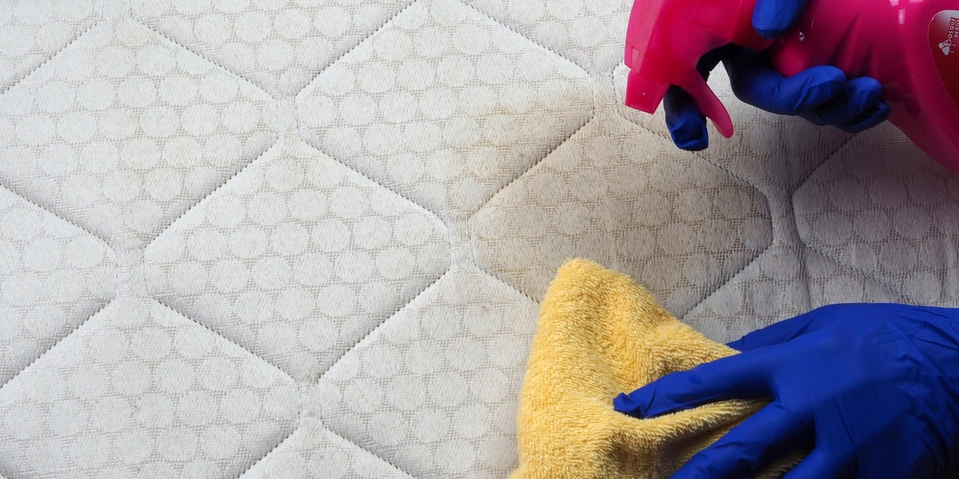 How to Clean a Mattress for Summer Freshness